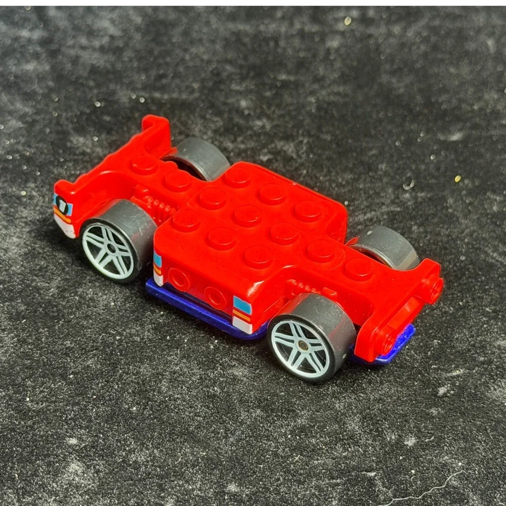 Hot Wheels-Bricking Speed, Red Blue, Brick Compatible Car, 2021 Mattel HCT37